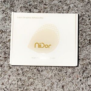 niidor strapless adhesive bra!